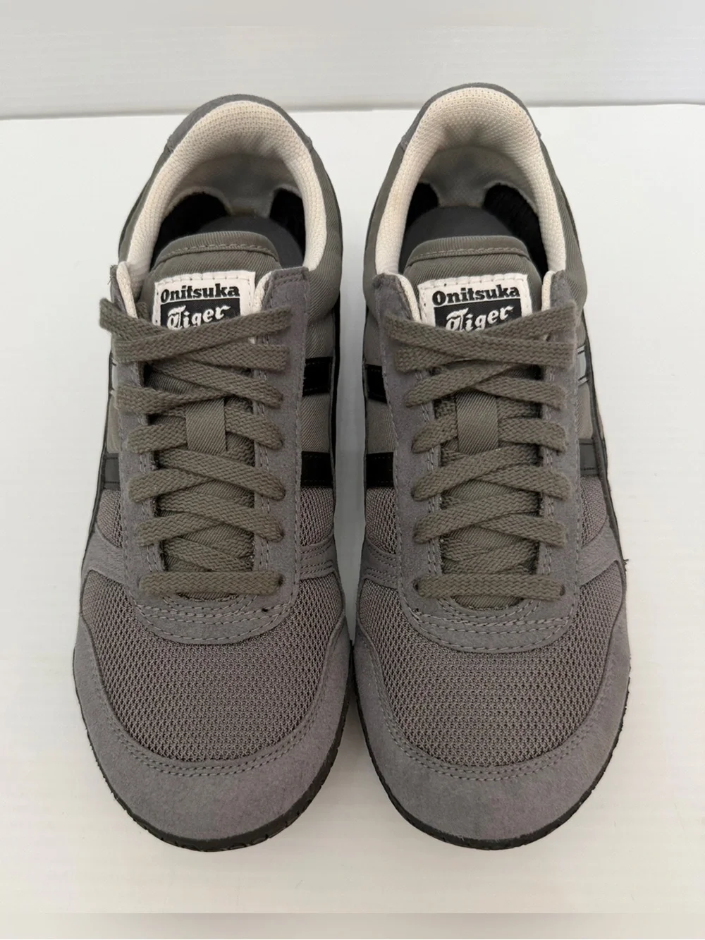 Onitsuka Tiger Ultimate 81 Sneakers Charcoal and Black Men’s Size 7.5
